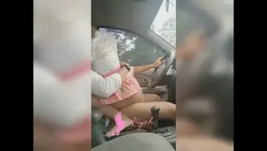 Gadis Baju Adat Bali Ngentot Di Mobil poster
